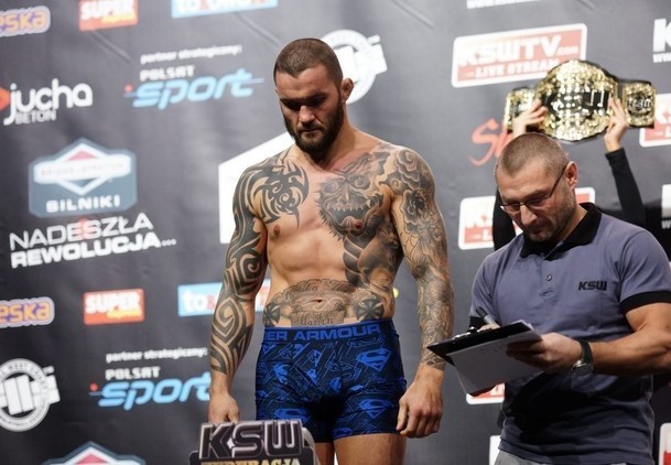 O KTÓREJ WALKA MATERLI. MICHAŁ MATERLA  vs PALHARES O KTÓREJ GODZINIE WALKA KSW 36 TRZY KORONY