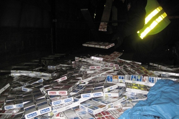 Blisko 17 tysięcy paczek białoruskich papierosów 40-letni...