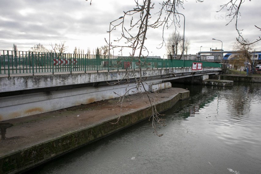 Szykuje się remont mostu na nad Kanałem Zielonym w Szczecinie. "Jest w stanie przedawaryjnym"