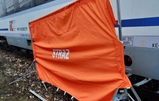 Śmiertelne potrącenie w Jedlni – Letnisko. Mężczyznę potrącił pociąg towarowy