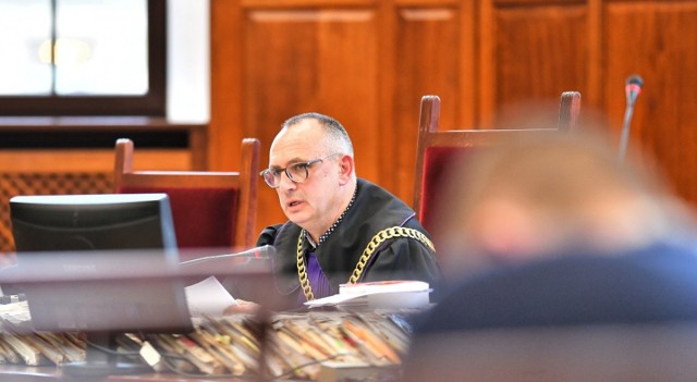 Sędzia Mariusz Wiązek na sali rozpraw w Sądzie Okręgowym we Wrocławiu