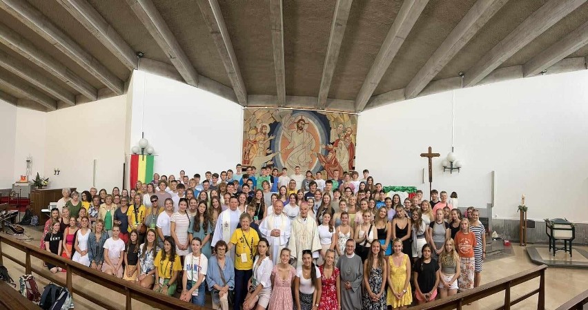 Młodzież z diecezji kieleckiej przebywa na Światowych Dniach Młodzieży w Lizbonie. Są też biskup Marian Florczyk i trener Fernando Santos