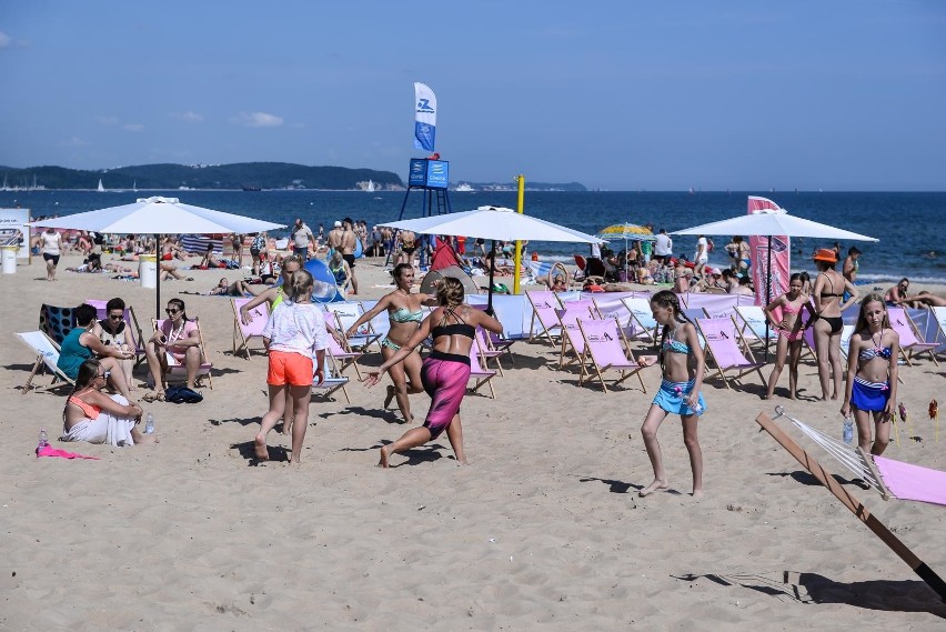 "Różowa Plaża" w Gdańsku Jelitkowie. Promowanie zdrowego trybu życia i regularnych badań [zdjęcia]