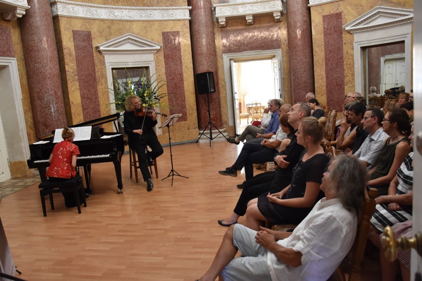 W piątek, w Pałacu Lubostroń rozpoczął się festiwal "Muzyka...