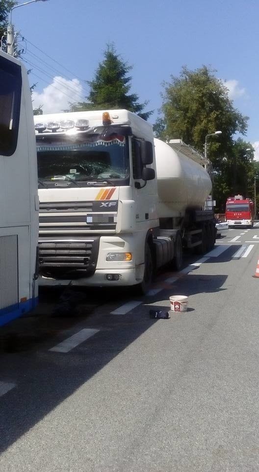 W poniedziałek koło godziny 14.00 ciężarówka zderzyła się z...