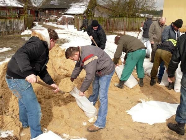 Akcja przeciwpowodziowa w gminie Bojanów...