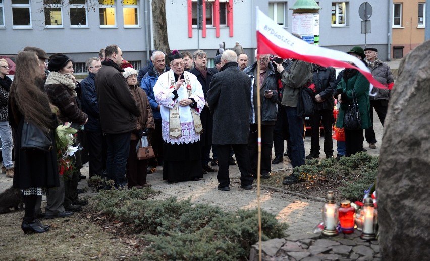 Manifestacja prawicy pod pomnikiem por. Leszka „Białego”...