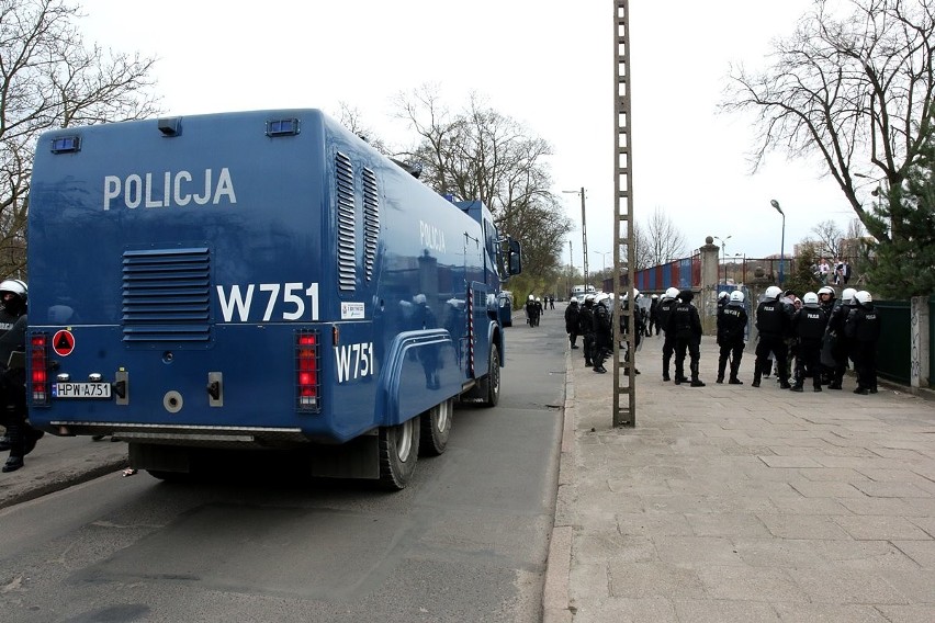 Kibice z Warszawy dotarli do Szczecina około godz. 16.30