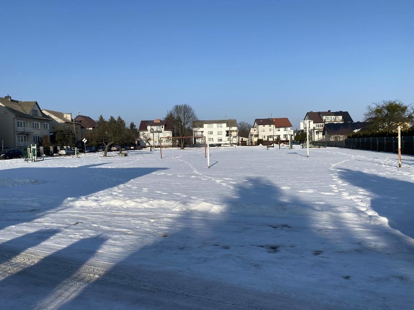 Ostrołęka. Budżet obywatelski – ruszają kolejne inwestycje: skwerek na Stacji i plac zabaw na Łęczysku. 24.02.2021. Zdjęcia