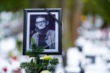 Gdańsk: Pogrzeb Tomasza Rozwadowskiego  - wieloletniego dziennikarza "Dziennika Bałtyckiego" - na Cmentarzu Łostowickim