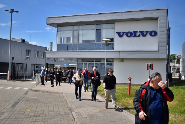 Volvo Buses wygasza produkcję. Odprawa dla pracowników wyniesie 3600 złotych brutto za każdy przepracowany rok w zakładzie.