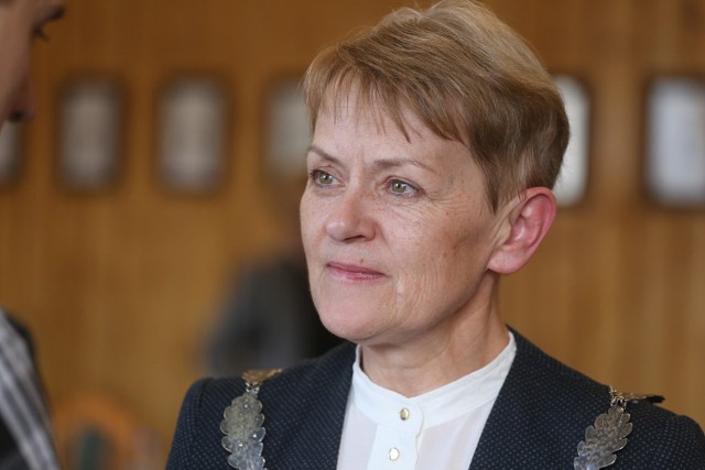 Burmistrz Czerska Jolanta Fierek uważa, że dowody nie budzą wątpliwości, a prokuratura ze Słupska źle je oceniła.