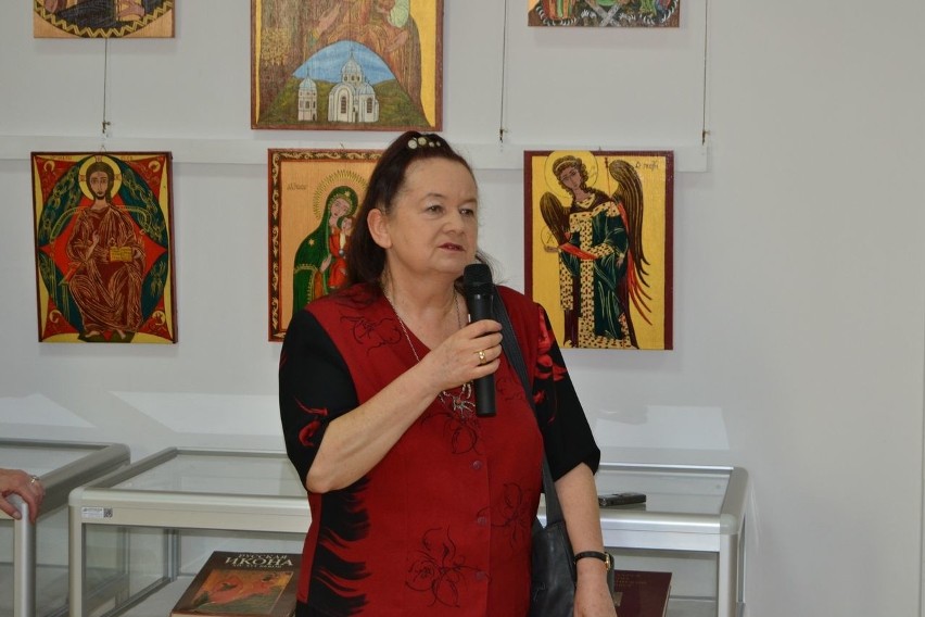 Niezwykłe ikony Marii Topolewicz w bibliotece w Tarnobrzegu. Zobacz zdjęcia