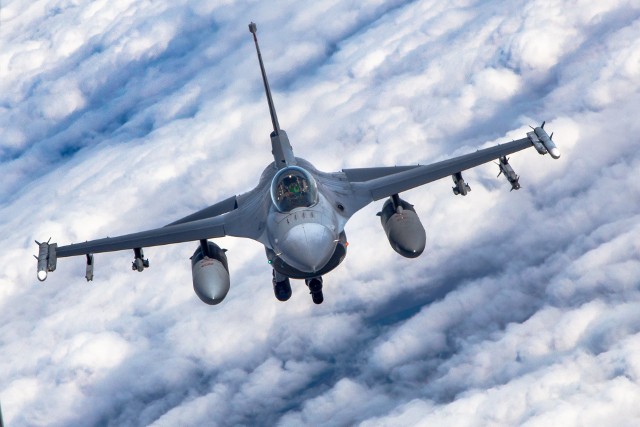 Czy myśliwce F-16 zmienią sytuację na ukraińskim niebie?