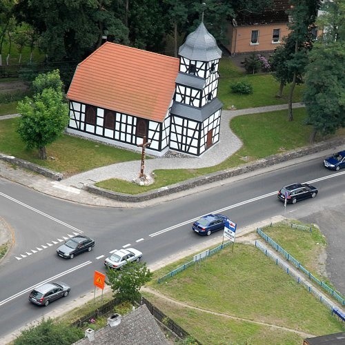 Miękowo dla kierowców droga przez wieś jest prawdziwą męką.