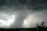 Skąd to nagłe nasilenie niszczycielskich wichur? Meteorolog: Szły jedna po drugiej