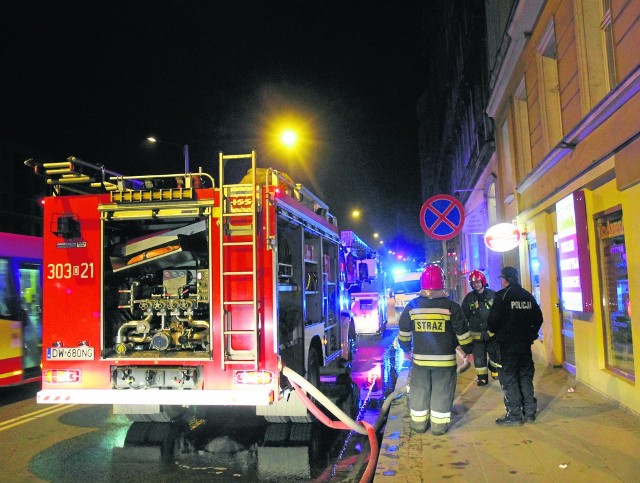 Ogień podłożony w mieszkaniu mógł zagrozić życiu wielu osób (fot. ilustracyjne)