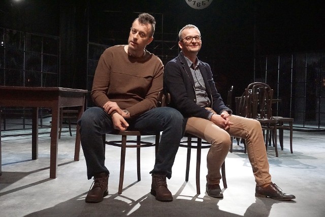 Spektakl „Poczekalnia” - twórczość Jacka Kaczmarskiego na scenie Teatru Nowego im. Kazimierza Dejmka w Łodzi.