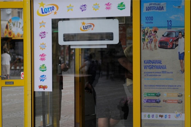 Wyniki wielkiej kumulacji Lotto 04.04.12015. Wyniki losowania Lotto opublikujemy na naszej stronie gazetawroclawska.pl. Do wygrania 4 kwietnia w kumulacji Lotto jest 17 mln zł. Transmisję losowania Lotto można oglądać na antenie TVP Info oraz na stronie lotto.pl o godz. 21.40.