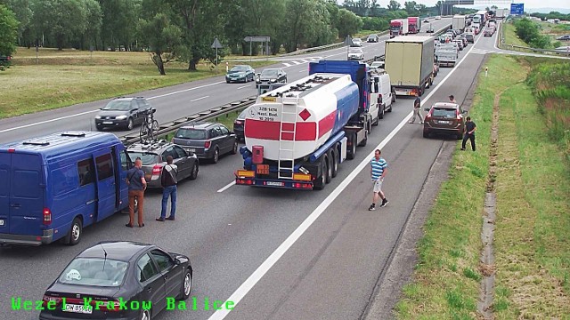 Po wypadku utworzył się ogromny korek na obwodnicy Krakowa (A4).