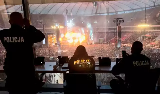 W sobotę wieczorem na koncercie niemieckiej grupy muzycznej Rammstein, który odbywał się na Stadionie Narodowym, bawiło się ponad 40 tys. osób