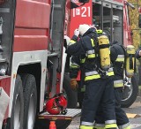 Nocą w Rzepinie strażacy gasili płonące samochody 