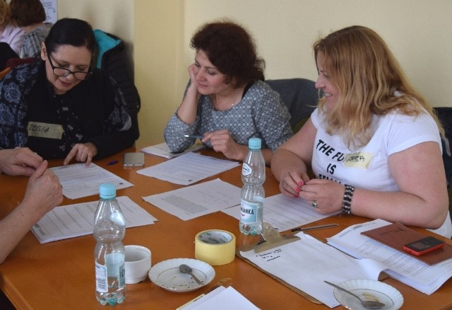 W warsztatach organizowanych przez Miejsko-Gminny Ośrodek Kultury wzięli także udział nauczyciele z powiatu kazimierskiego.