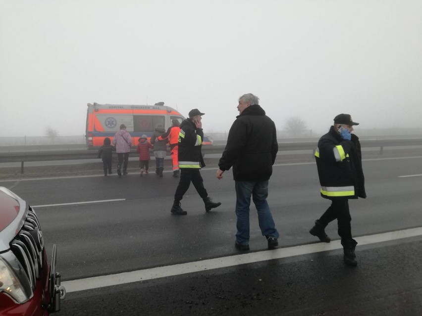 Karambol na A1 koło Piotrkowa Trybunalskiego. Zderzenie...