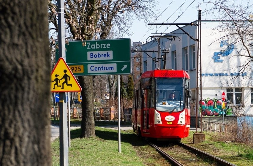 Skrzyżowanie Zabrzańska - Frycza-Modrzewskiego w Bytomiu...