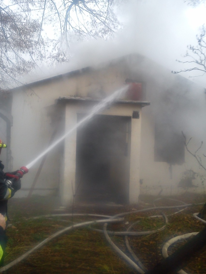 Pożar w Szałem: Jedna osoba trafiła do szpitala