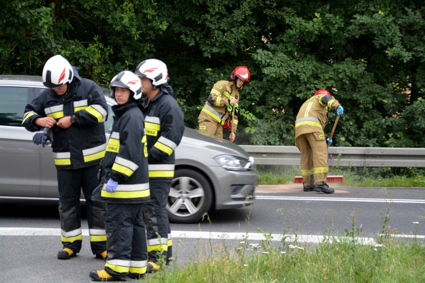 W kolizji brały udział trzy samochody osobowe