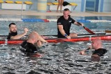 Po raz drugi wiosłowali dla WOŚP! Zawody smoczych łodzi na basenie w Człuchowie przyniosły wiele sportowych emocji