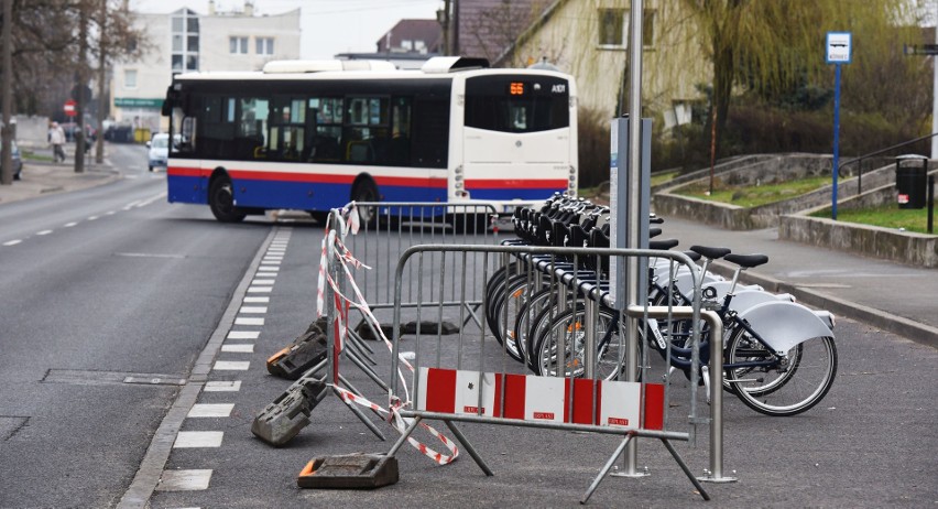 Bydgoszczanie zdziwieniem powitali lokalizację nowej stacji...