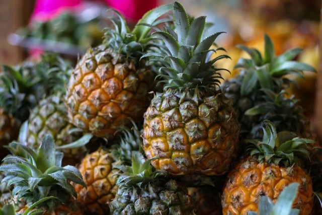 Ananasy to wyjątkowo smaczne i zdrowe owoce. Jest jednak kilka rzeczy, które warto o nich wiedzieć.