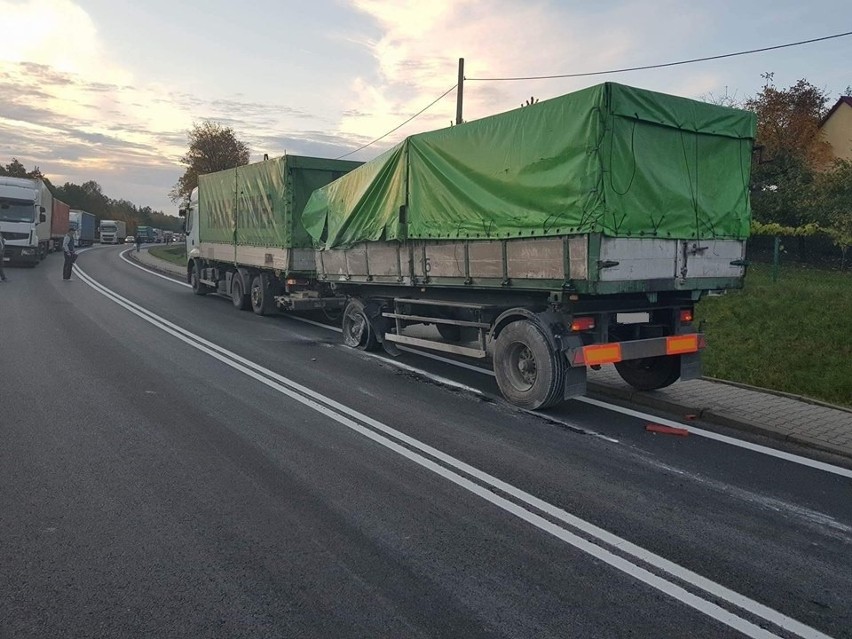 Wypadek na drodze krajowej 94 w Sienicznie. Zderzyły się...