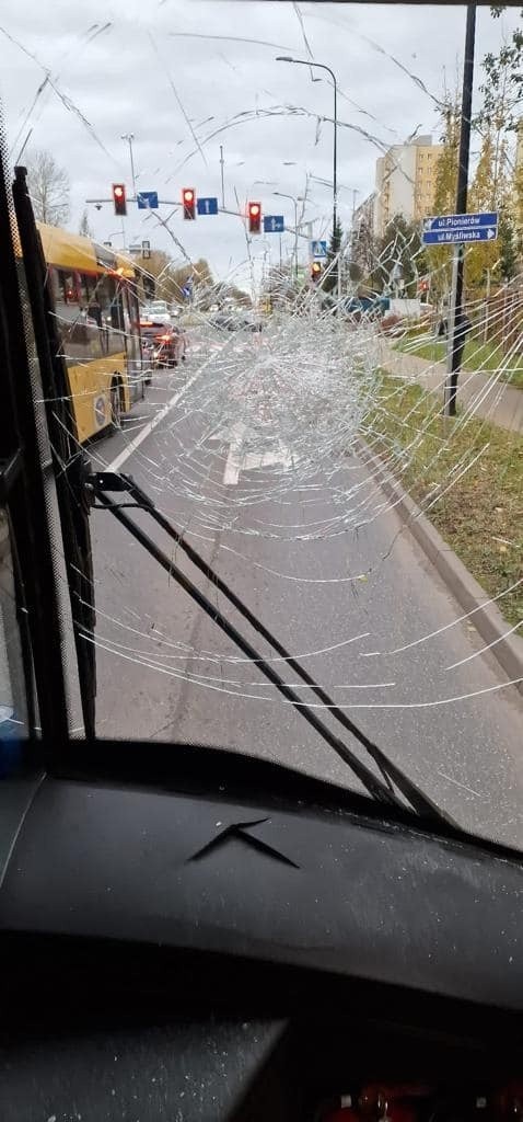 Groźny incydent w Gliwicach. Pijany pasażer zaatakował kierowcę miejskiego autobusu... siekierą!