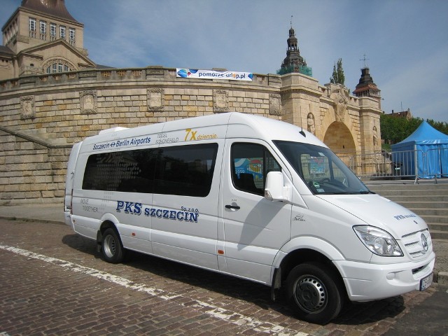 Linię obsługiwać będzie PKS Szczecin, który w tym celu zakupił nowe, wygodne busy Mercedes-Benz Sprinter.