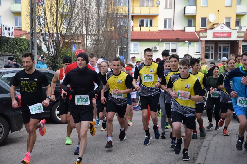 Bieg "Tropem Wilczym" w Ostrowi Mazowieckiej. Tradycyjnie, bieg odbył się 3.03.2024 Zdjęcia, wyniki