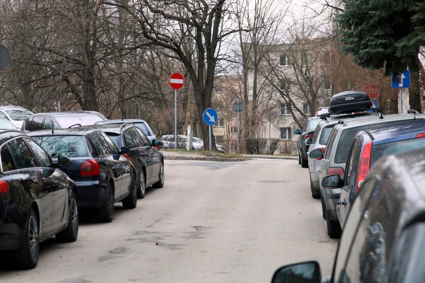 Kierowcy dostaną dodatkowe miejsca parkingowe. Nowa inwestycja na Wieniawie. Gdzie będzie można zostawić auto? 