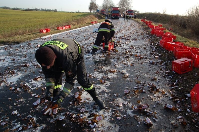 Szczecinek. TIR zgubił transport piwa