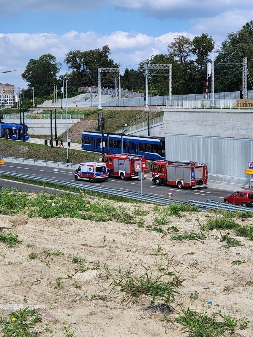 Kraków. Pierwszy dzień i już problemy. Wstrzymali ruch tramwajowy na Trasie Łagiewnickiej