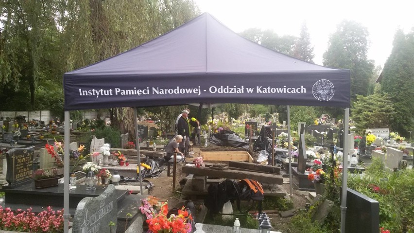 Na cmentarzu w Katowicach Panewnikach rozpoczęły się prace...