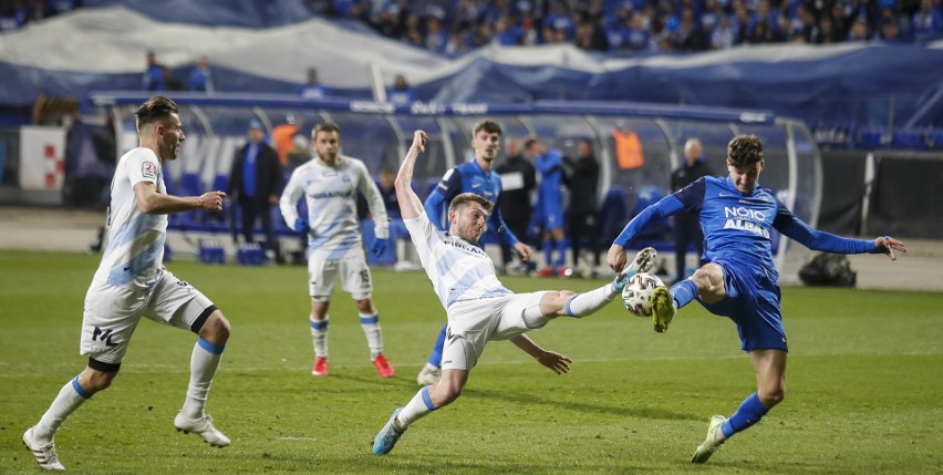 Stal Rzeszów przegrała u siebie z Ruchem Chorzów 1:2 w meczu...