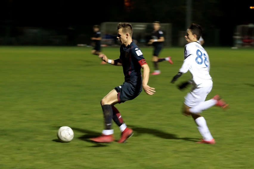 CLJ U17: FASE Szczecin (białe stroje) - Pogoń Szczecin 0-0.