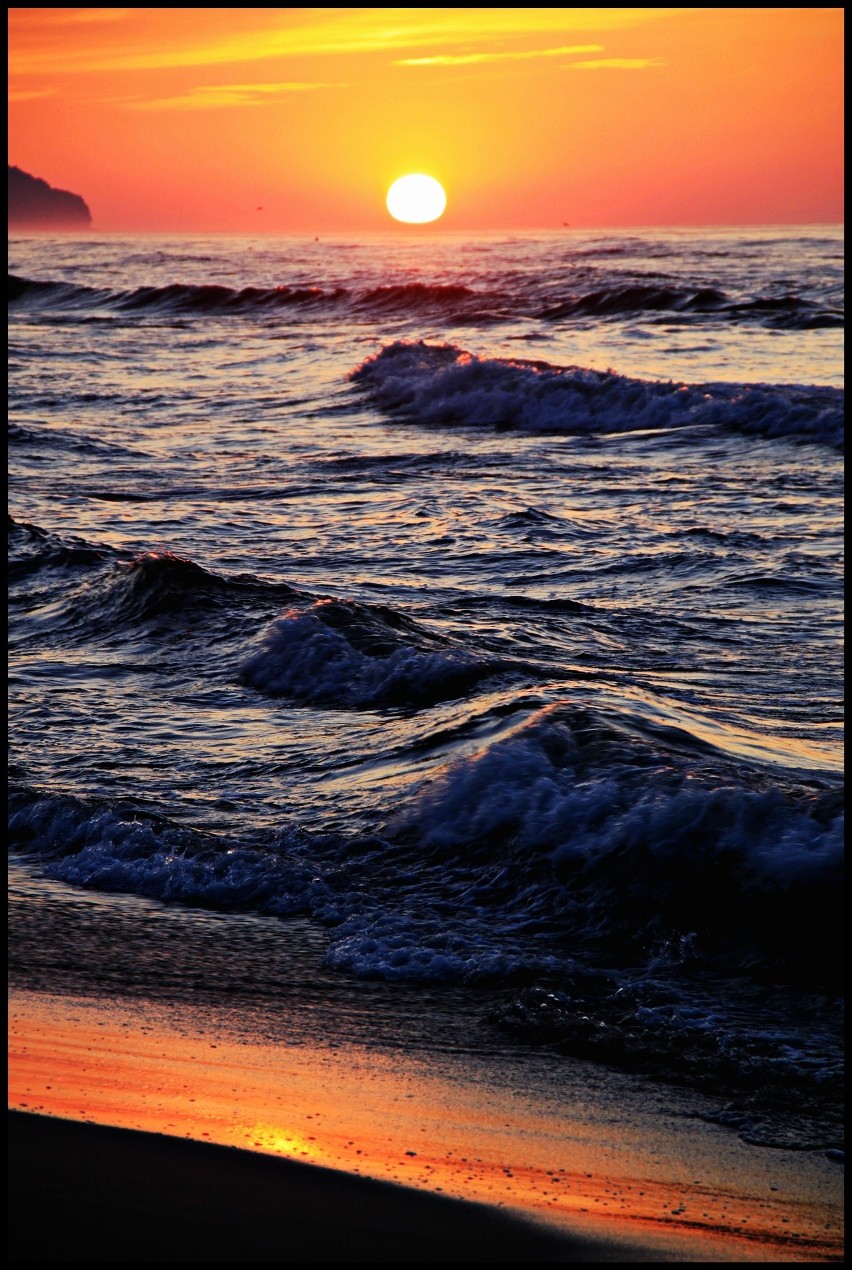 Niezwykłe zdjęcia z półwyspu - zachwycające widoki znad morza. Zobacz, jaki  piękny jest Bałtyk w blasku słońca | Dziennik Bałtycki