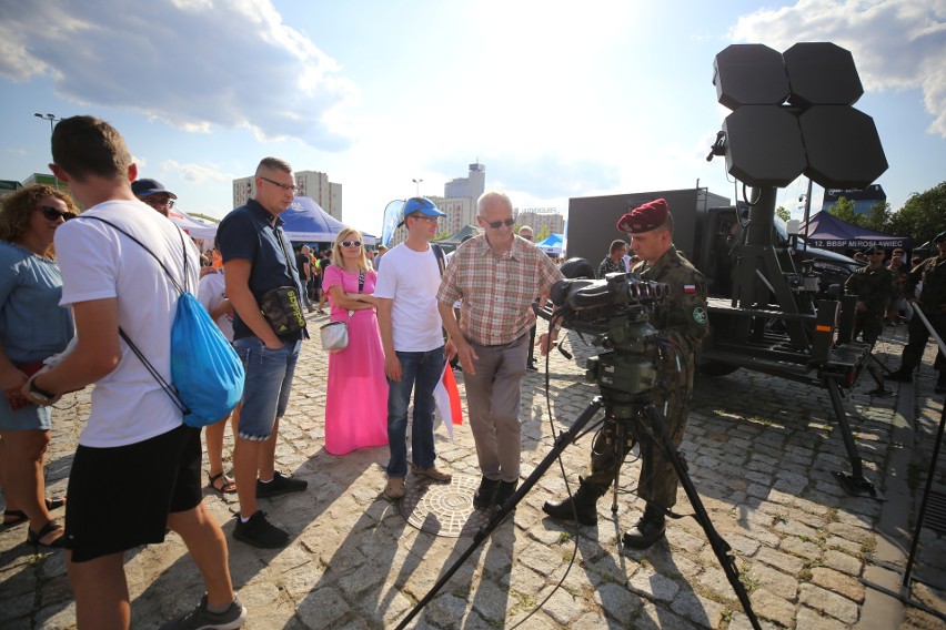 Piknik wojskowy odbył się po defiladzie w Katowicach