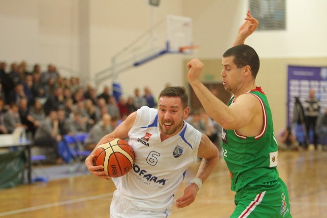 Filip Struski zdobył aż 34 punkty dla Biofarmu Basket i był bohaterem zwycięskiego meczu z Pogonią Prudnik