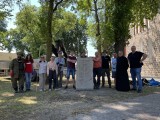 Pomnik poległych w czasie pierwszej wojny światowej wrócił do Mierzyna. Waży prawie 3 tony! 