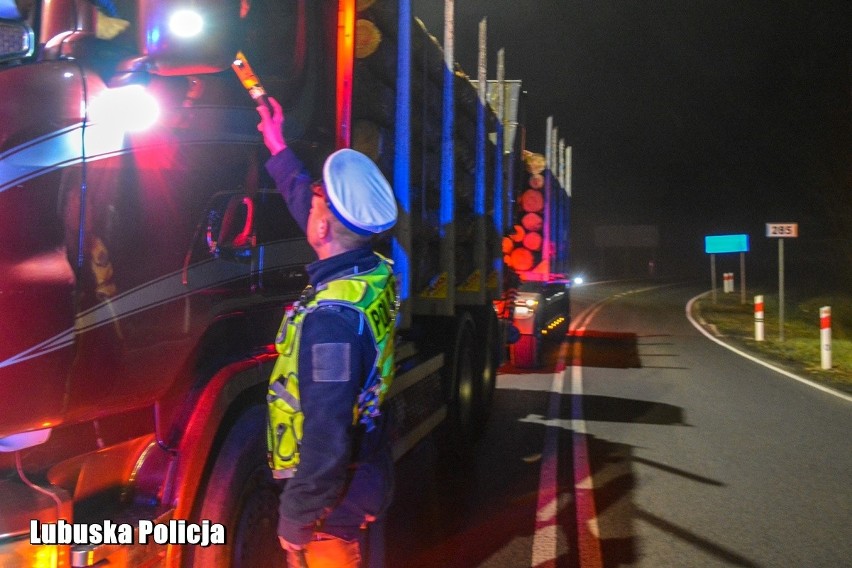 Policjanci z Gubina zatrzymali dwóch nietrzeźwych kierowców.