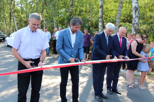 Zmodernizowana droga gminna Lubejki-Pomigacze doczekała się oficjalnego otwarcia.